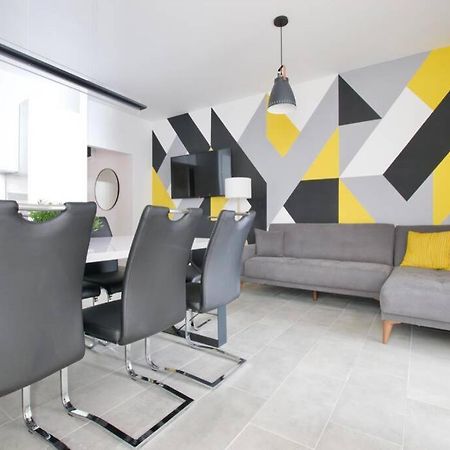 Premium Apartment By Hi5-Vaci Str. 3 Bedroom Budapest Luaran gambar