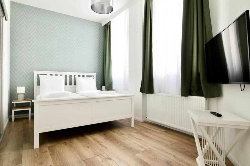 Premium Apartment By Hi5-Vaci Str. 3 Bedroom Budapest Luaran gambar