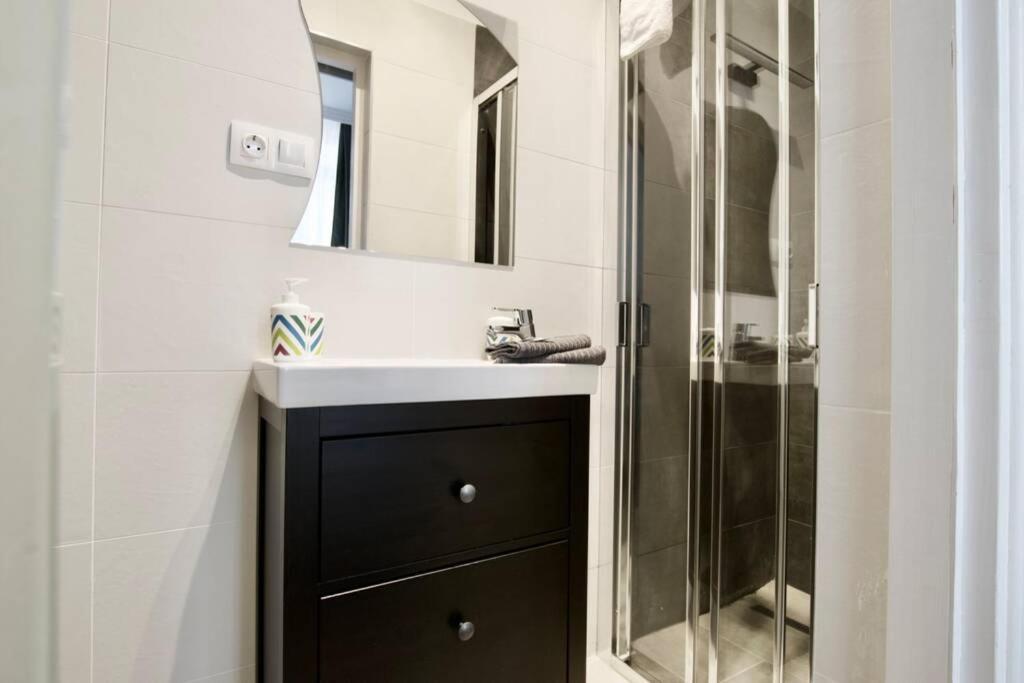 Premium Apartment By Hi5-Vaci Str. 3 Bedroom Budapest Luaran gambar