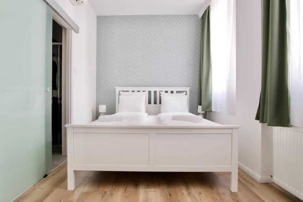 Premium Apartment By Hi5-Vaci Str. 3 Bedroom Budapest Luaran gambar