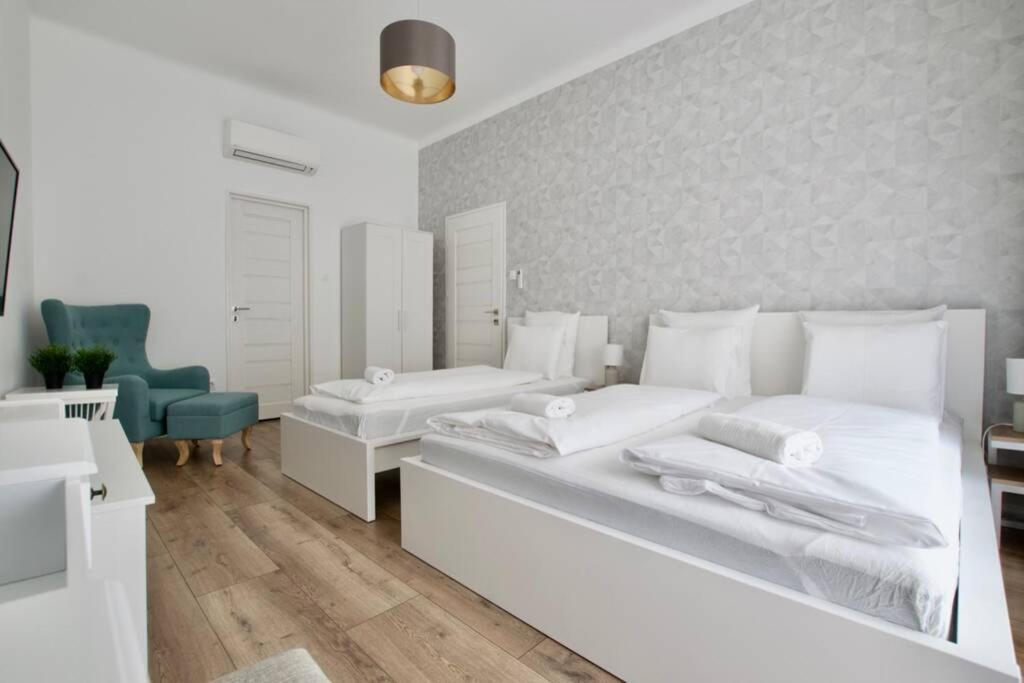 Premium Apartment By Hi5-Vaci Str. 3 Bedroom Budapest Luaran gambar