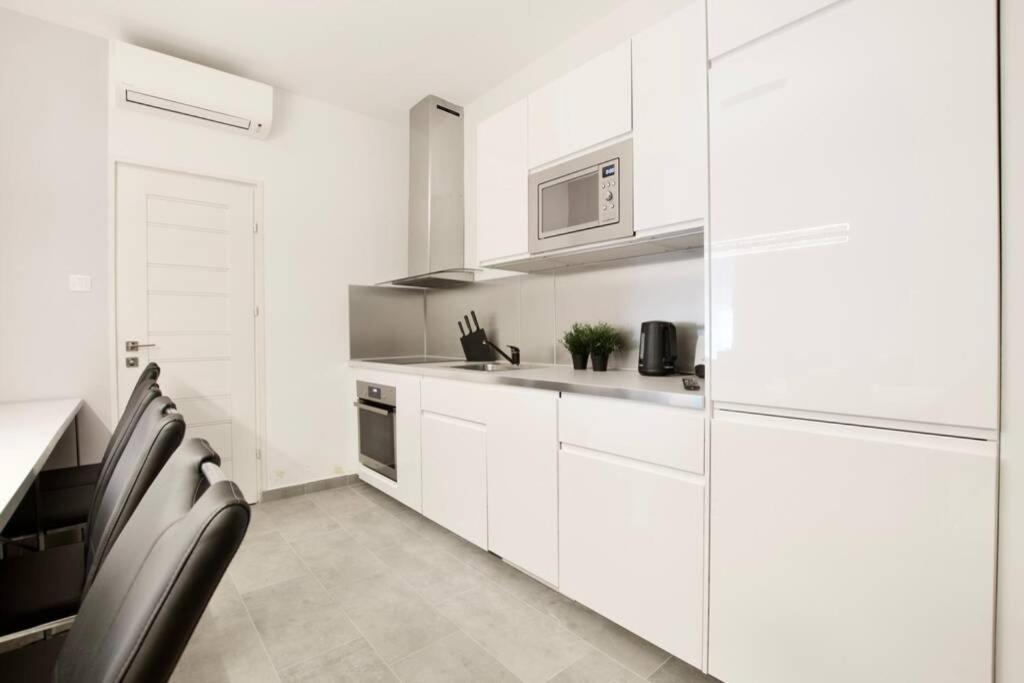 Premium Apartment By Hi5-Vaci Str. 3 Bedroom Budapest Luaran gambar